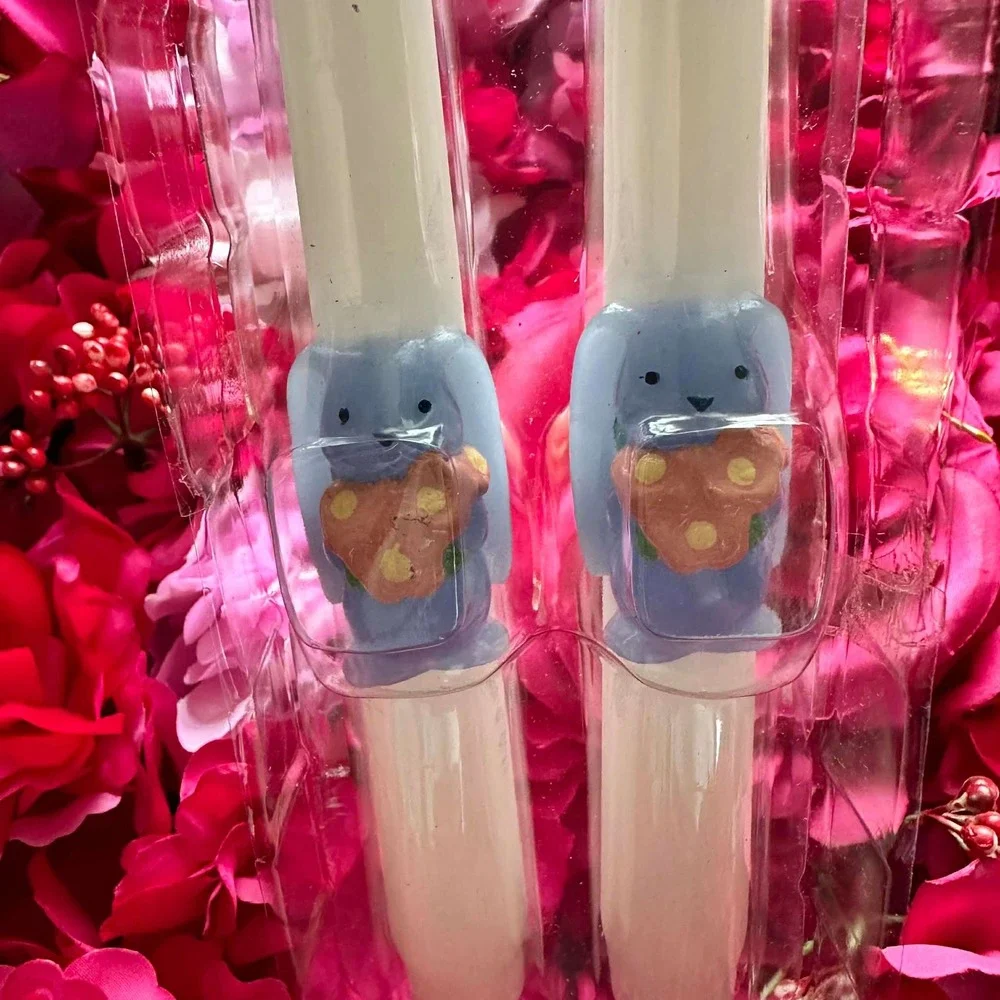 Avon Gift Collection White Candles with Blue Bunny‎ Charm